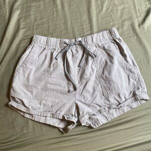 Size M/L Lightweight Beige short w/ drawstring